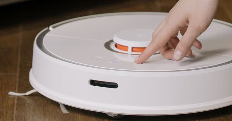 How Do Robot Vacuums Compare to Traditional Cleaning?