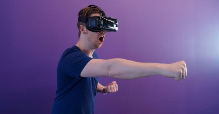 How Can Virtual Reality Enhance Fitness Regimens?